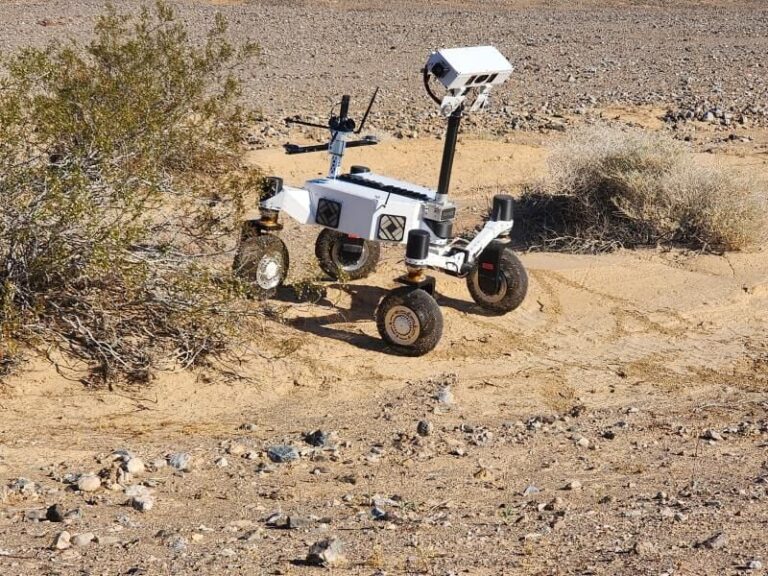 Vehículo Lunar Autónomo de la NASA Realiza Pruebas en Plaster City